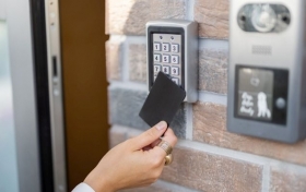 Porteros automáticos y control de accesos - Montajes Electricas Mena